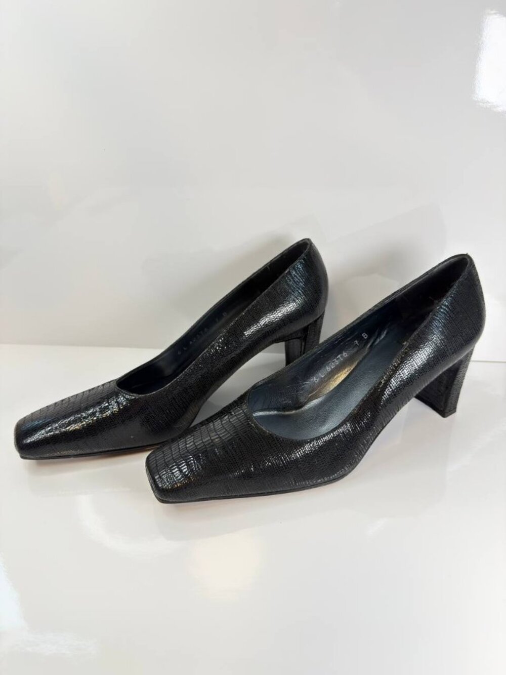 Stuart Weitzman Women’s Leather Heels – Size 7B